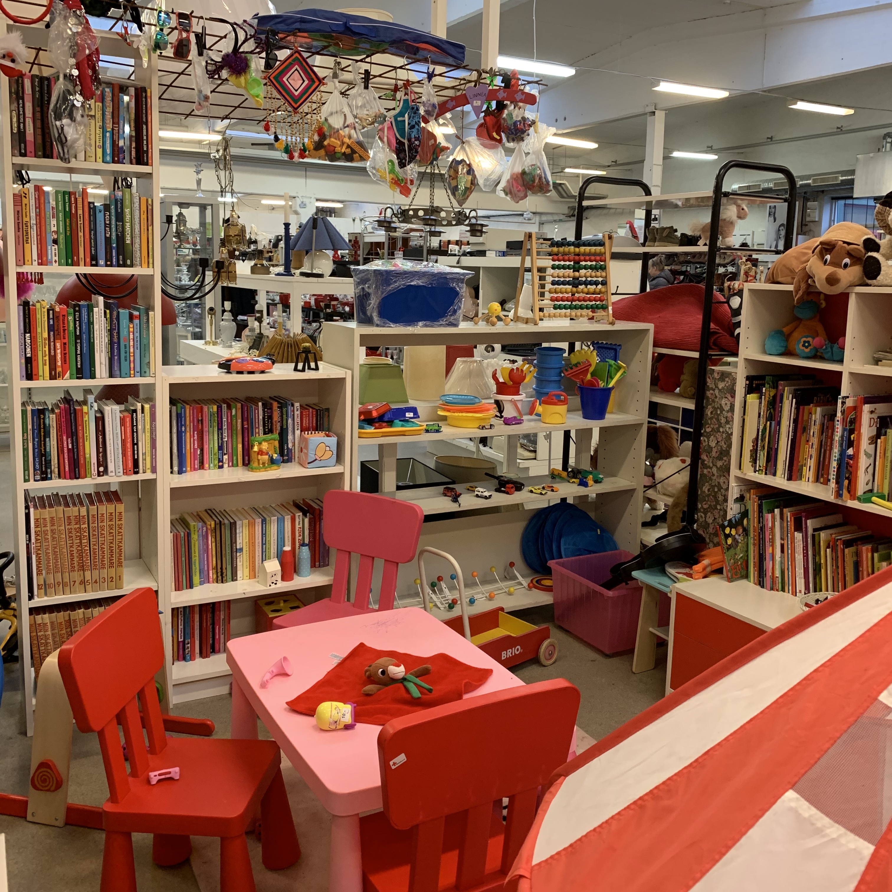 a child-friendly area in a second hand store